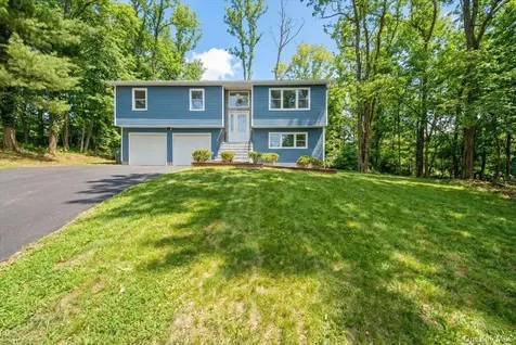 204 Dahlia Drive Mahopac NY 10541