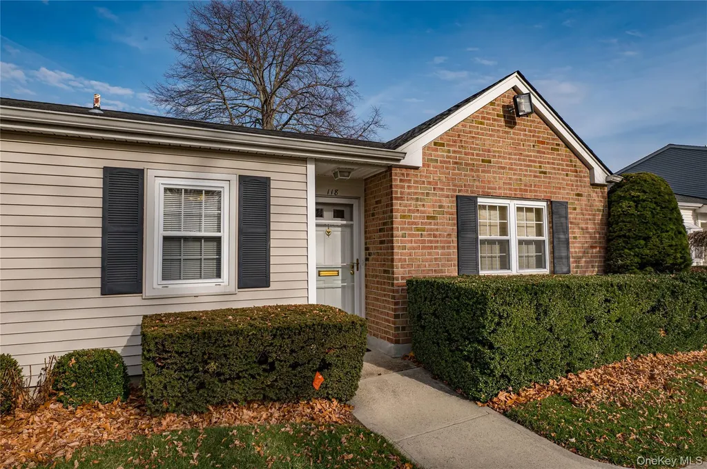 118 Harbor S Amityville NY 11701