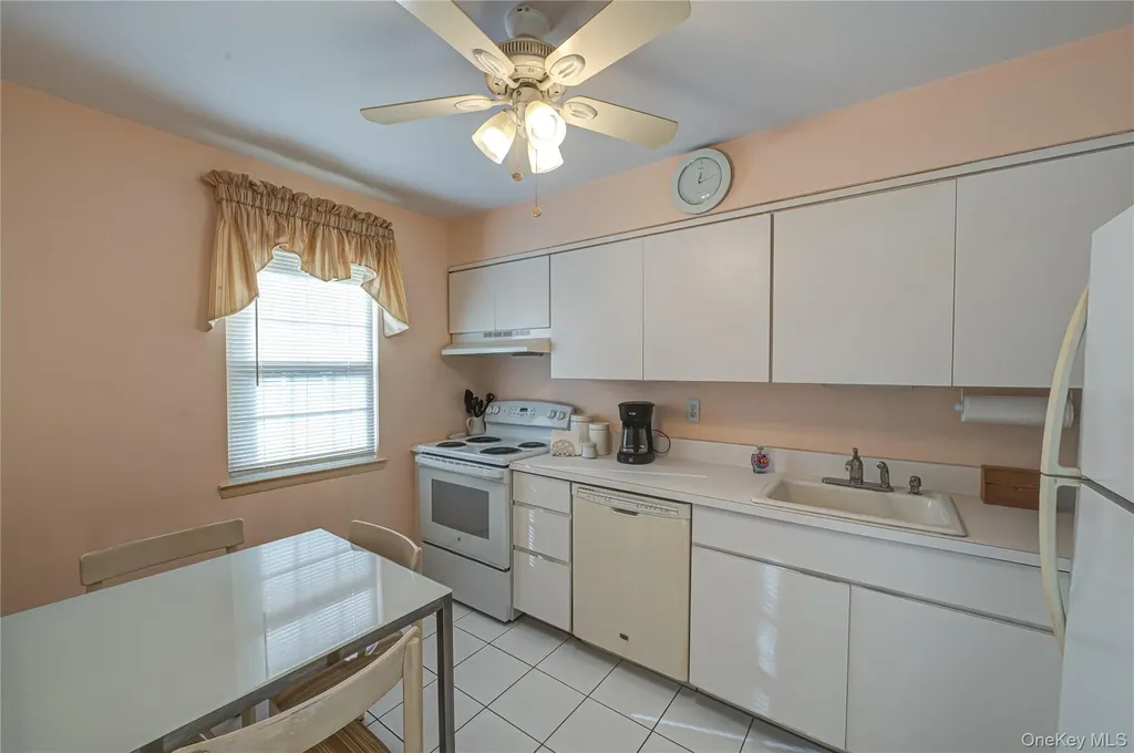 118 Harbor S Amityville NY 11701