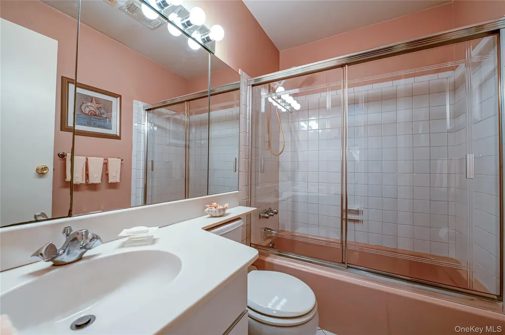 118 Harbor S Amityville NY 11701