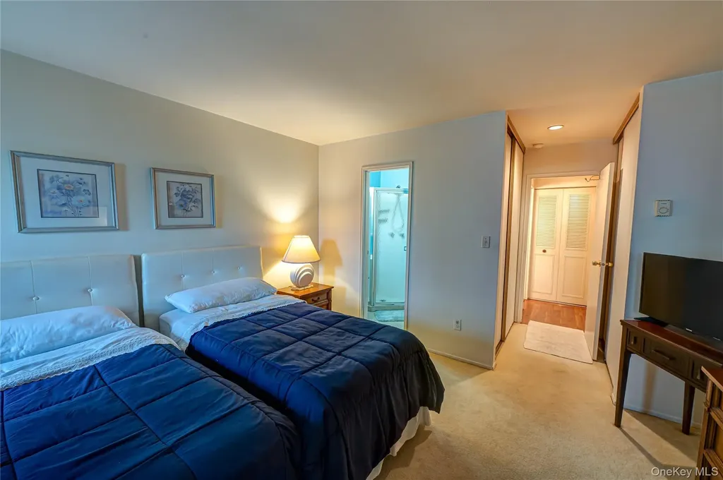 118 Harbor S Amityville NY 11701