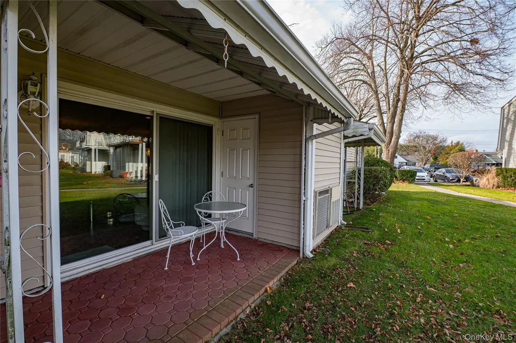 118 Harbor S Amityville NY 11701