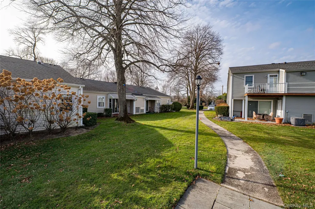 118 Harbor S Amityville NY 11701