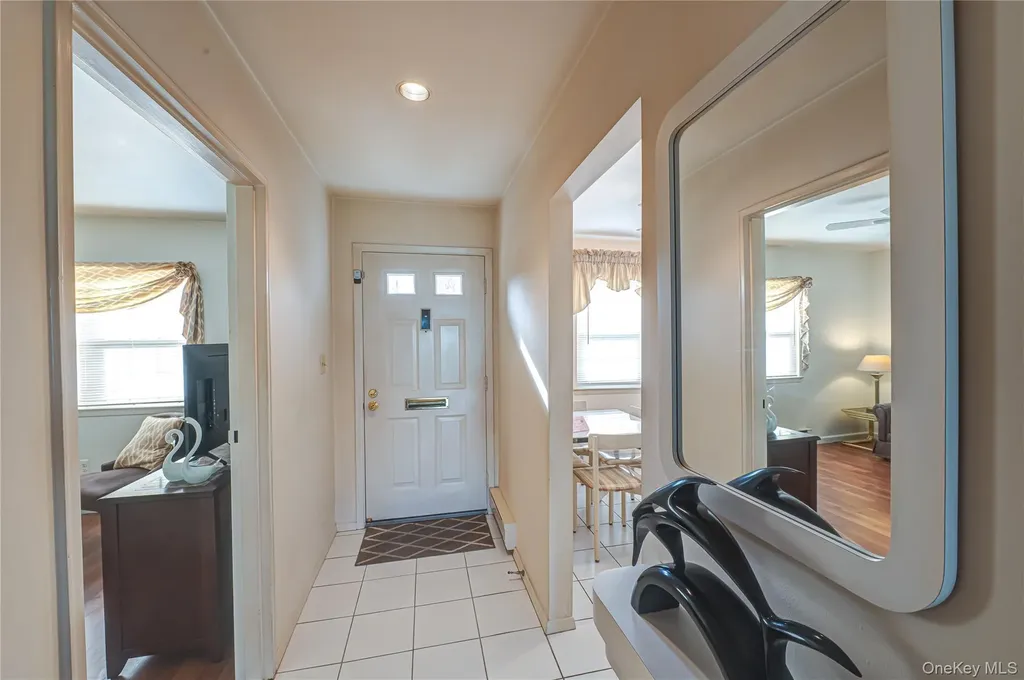 118 Harbor S Amityville NY 11701