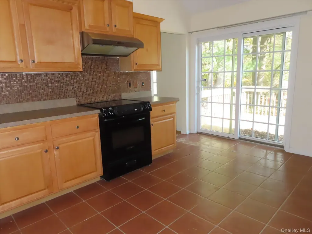24 Sedgewick Road Poughkeepsie NY 12603