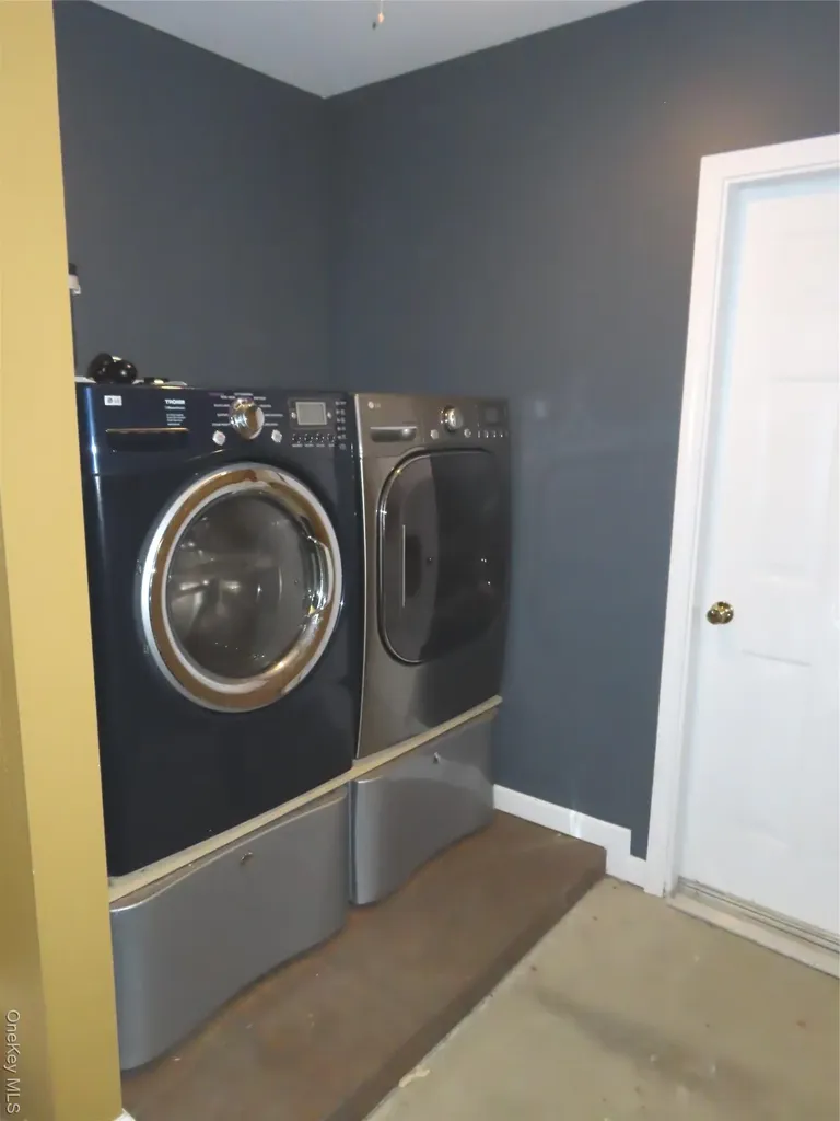 24 Sedgewick Road Poughkeepsie NY 12603