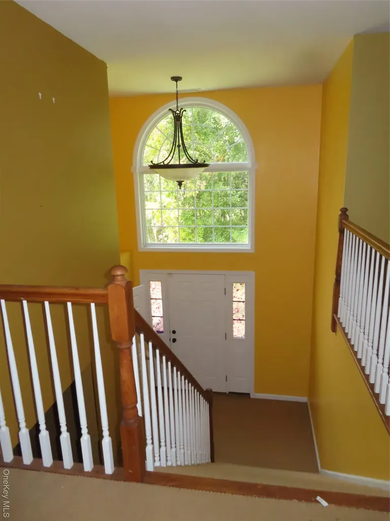 24 Sedgewick Road Poughkeepsie NY 12603