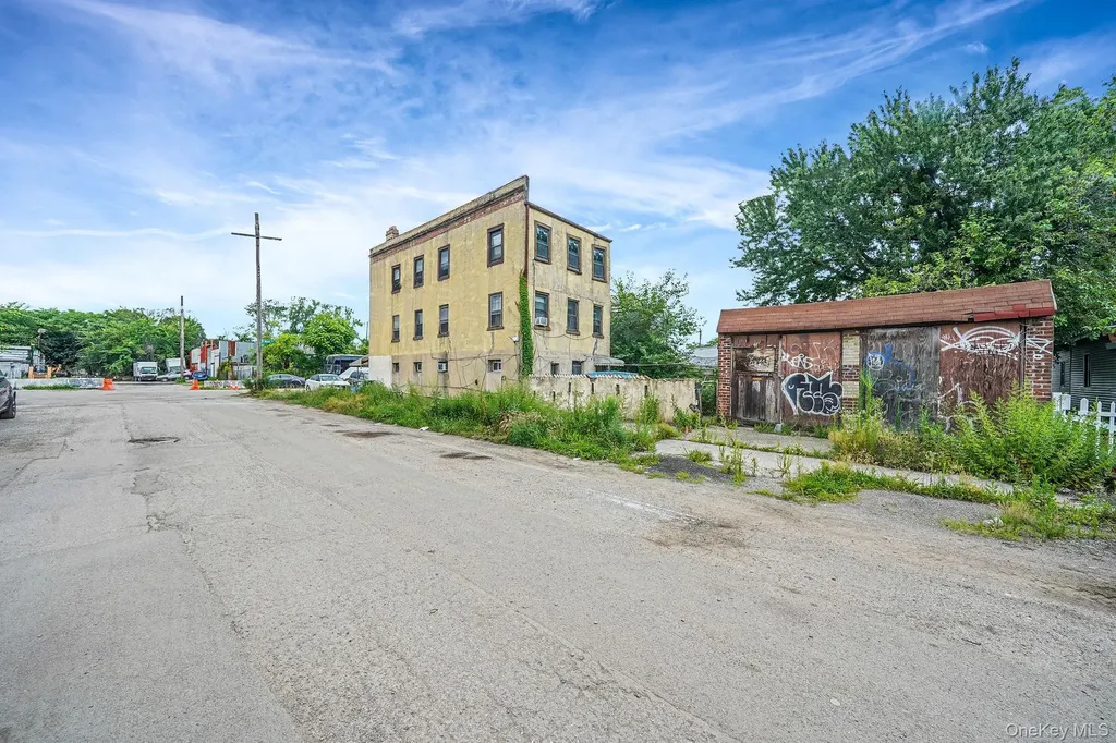 7602 Blake Avenue Howard Beach NY 11414