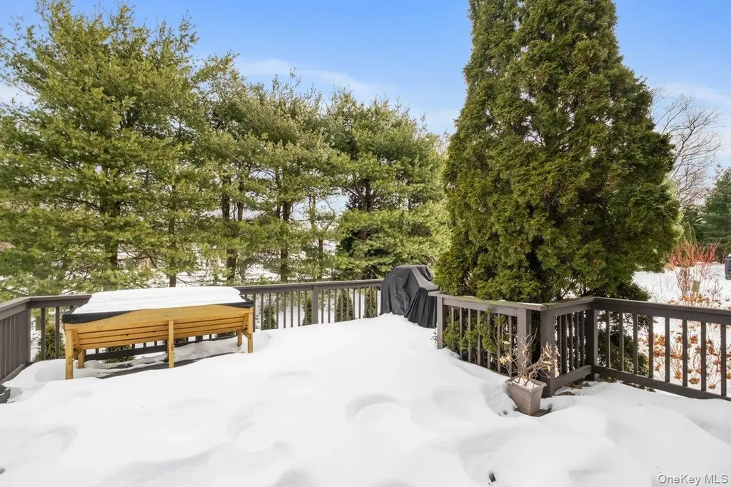 39 Alex Drive White Plains NY 10605
