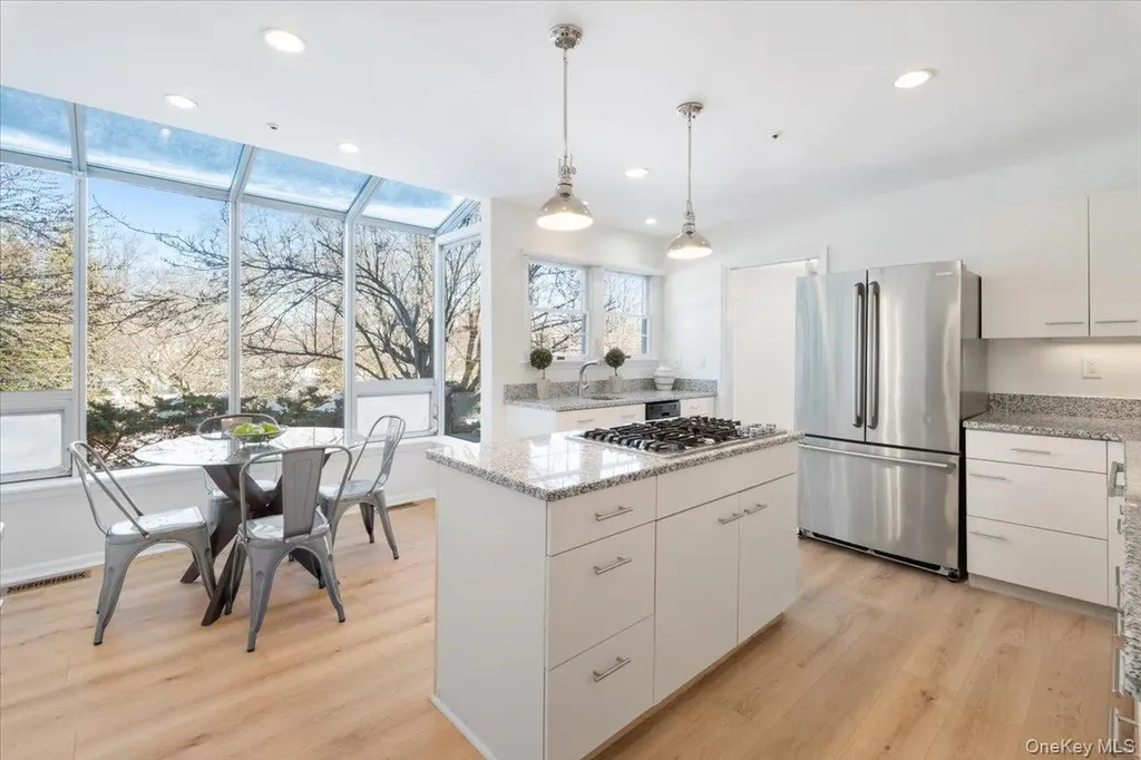 39 Alex Drive White Plains NY 10605