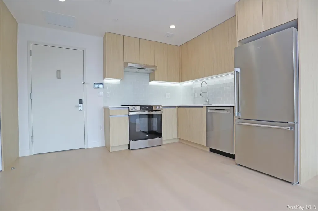 15002 Northern Bloulevard Flushing NY 11354