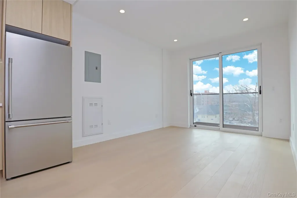 15002 Northern Bloulevard Flushing NY 11354
