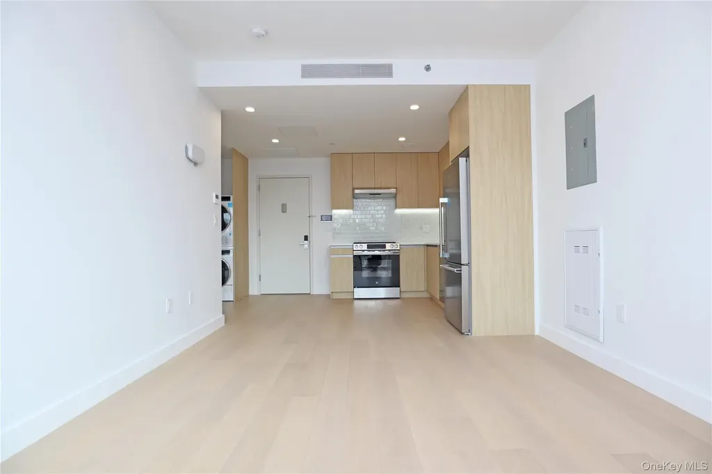 15002 Northern Bloulevard Flushing NY 11354