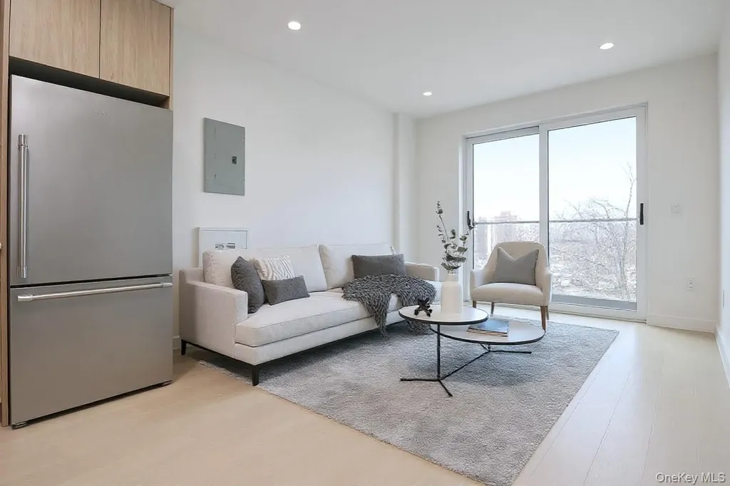 15002 Northern Bloulevard Flushing NY 11354