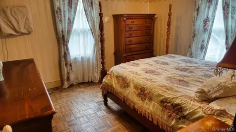 64 Ketewamoke Avenue Babylon NY 11702