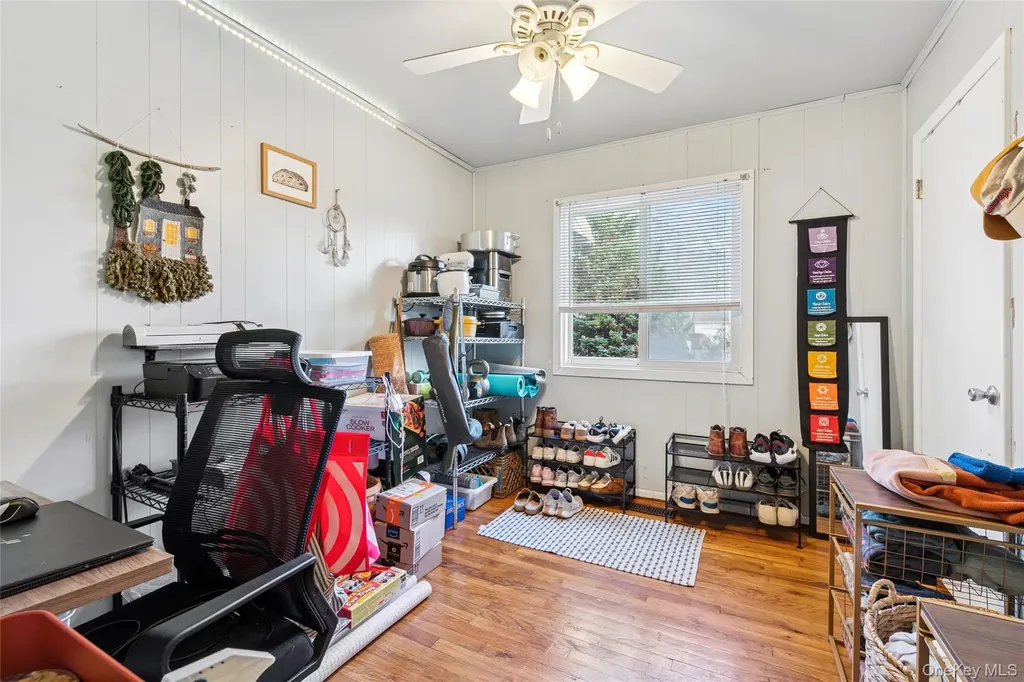 5 Rutyna Circle Hampton Bays NY 11946