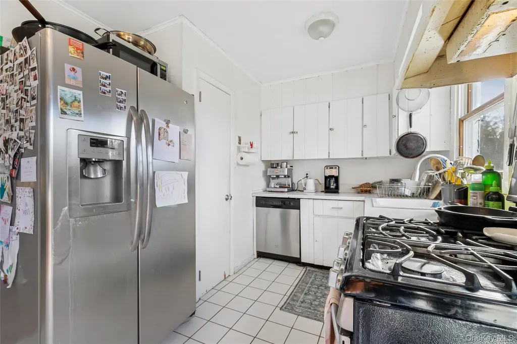 5 Rutyna Circle Hampton Bays NY 11946