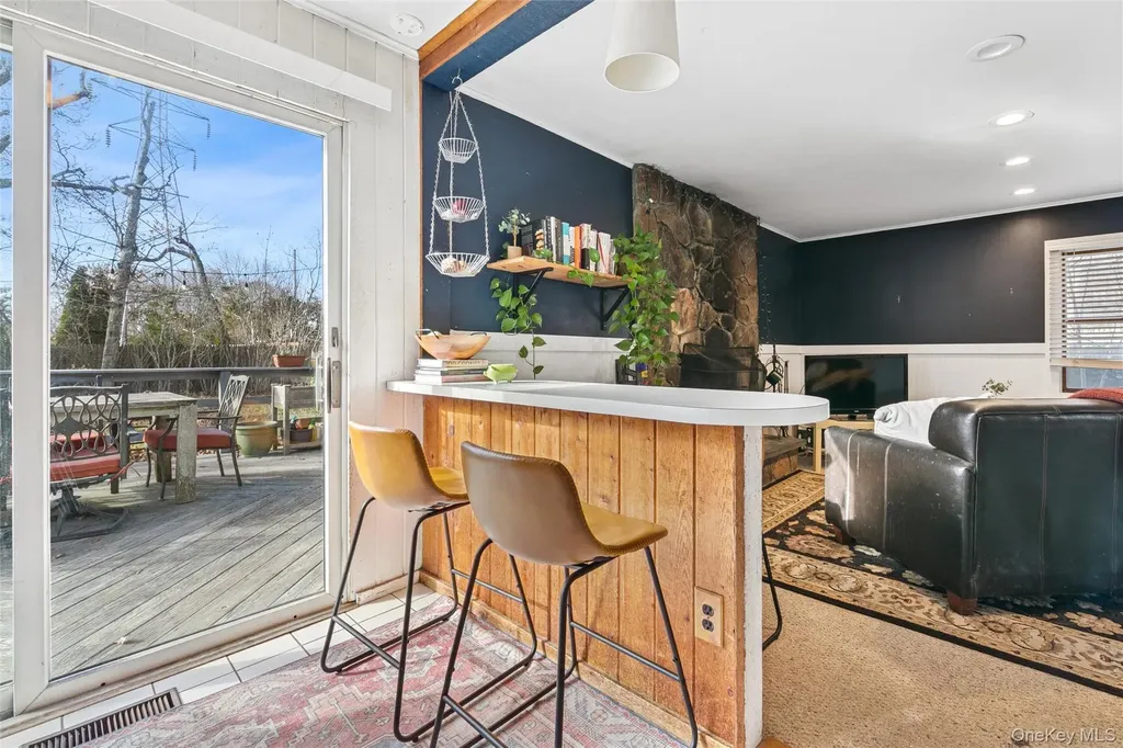 5 Rutyna Circle Hampton Bays NY 11946