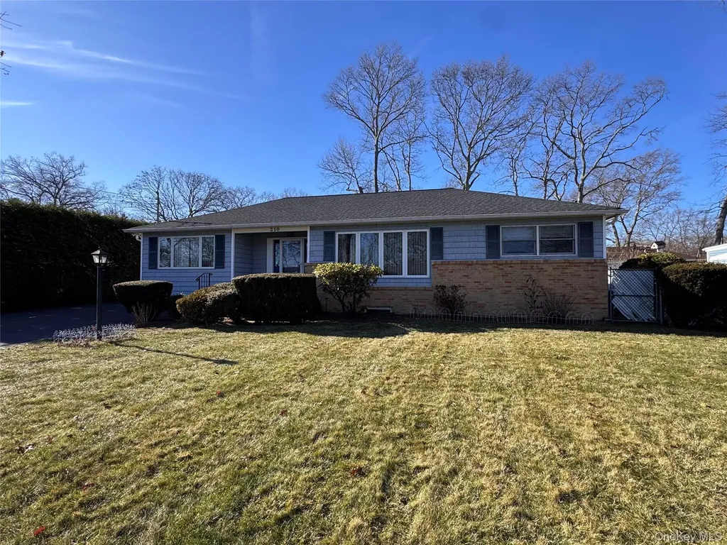 210 Schoenfeld Boulevard Patchogue NY 11772