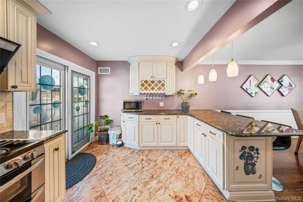 2421 Atlantic Boulevard Wantagh NY 11793