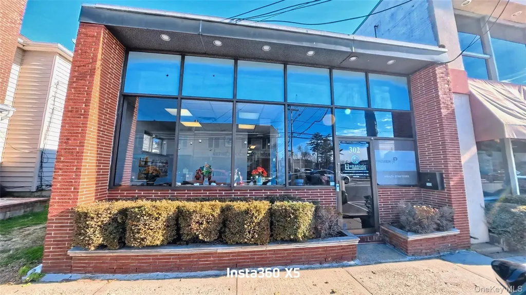 302 Willis Avenue Mineola NY 11501