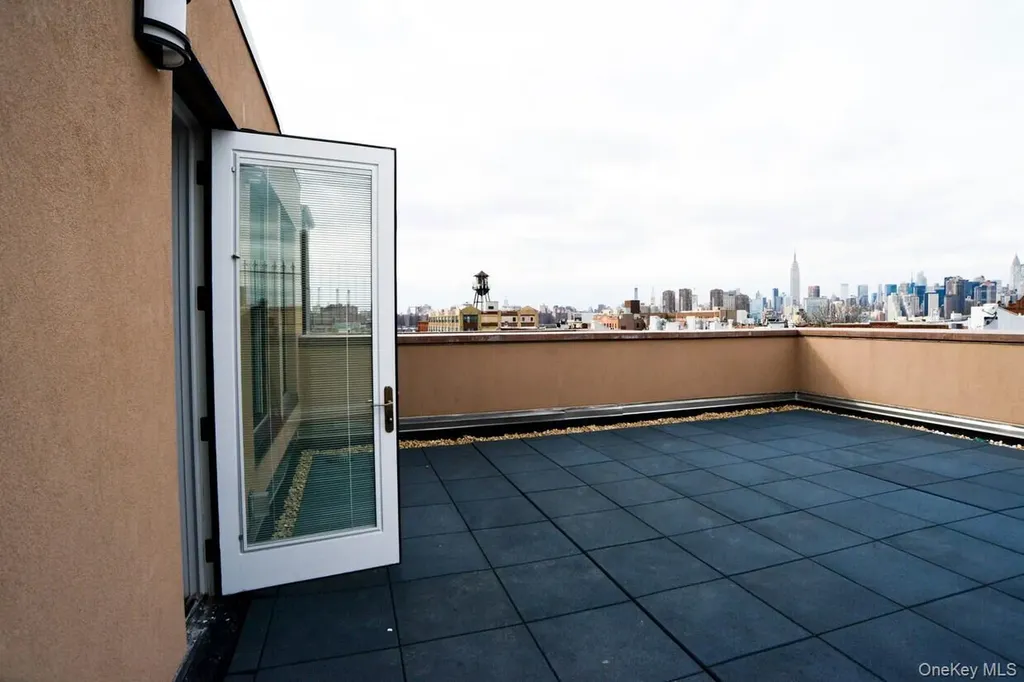 114 Greenpoint Avenue Brooklyn NY 11222