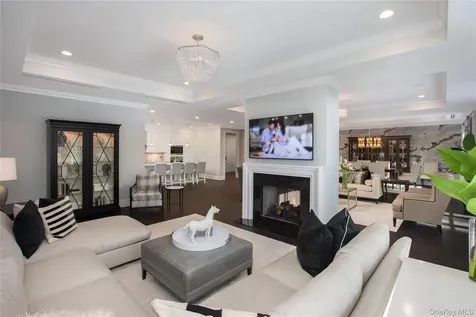 3000 Royal Court North Hills NY 11040