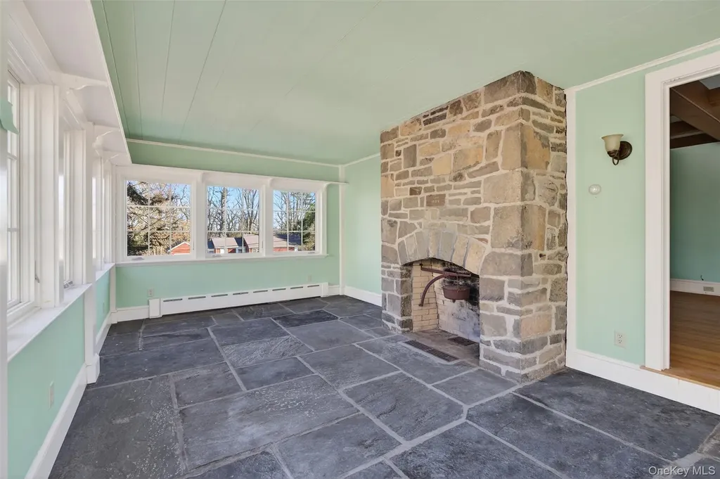 80 Dunneman Avenue Kingston NY 12401