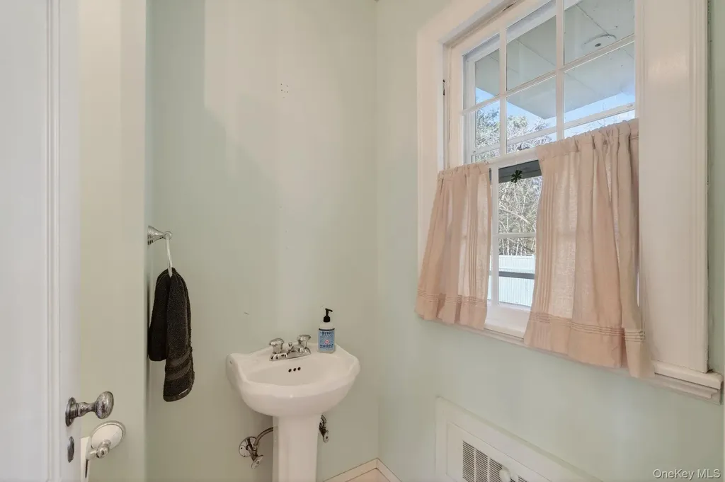 80 Dunneman Avenue Kingston NY 12401