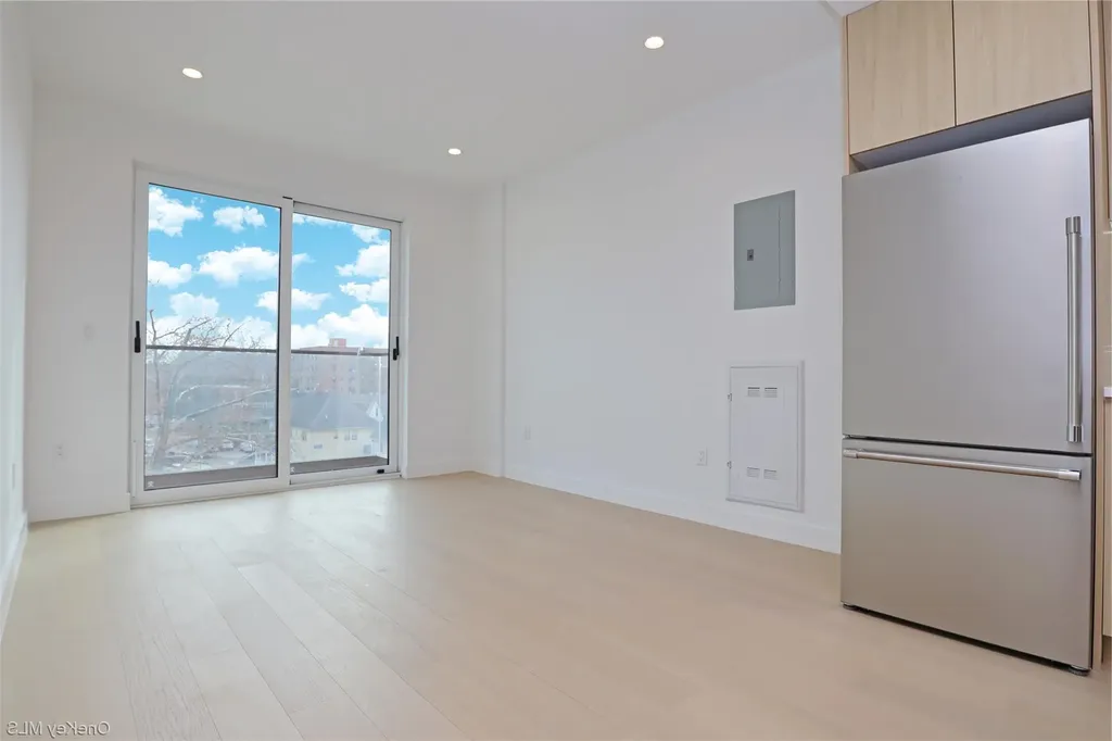 15002 Northern Bloulevard Flushing NY 11354