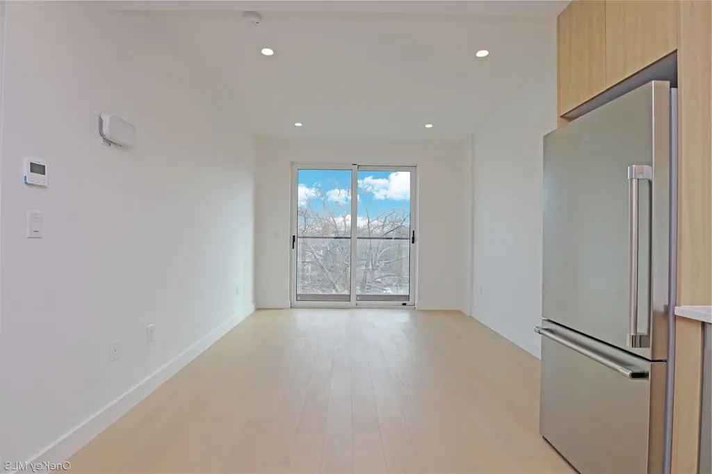 15002 Northern Bloulevard Flushing NY 11354