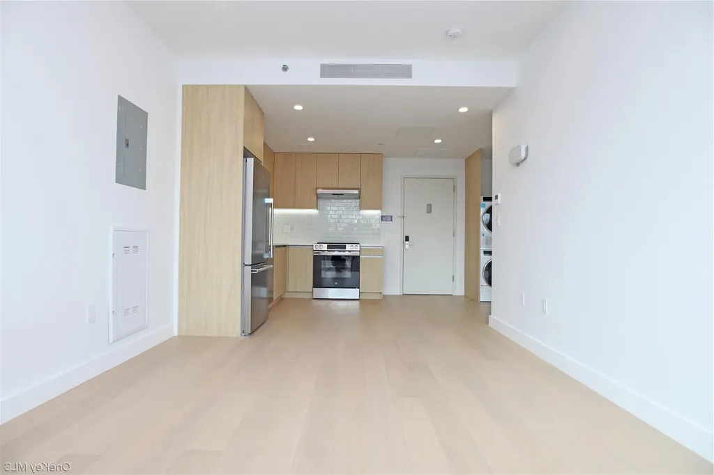 15002 Northern Bloulevard Flushing NY 11354
