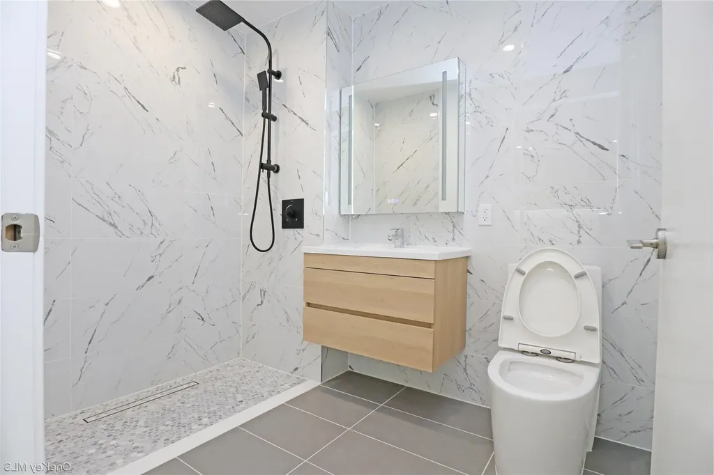 15002 Northern Bloulevard Flushing NY 11354
