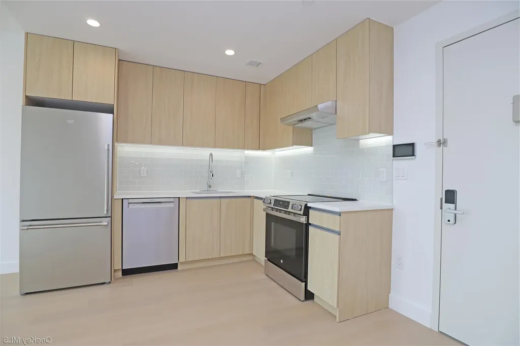 15002 Northern Bloulevard Flushing NY 11354