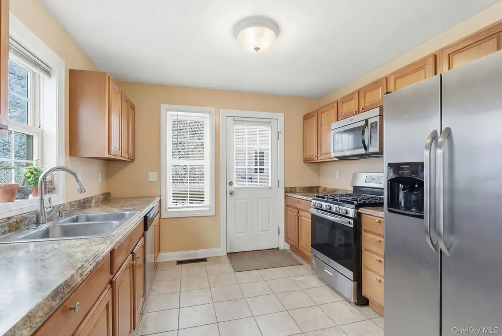 60 Wenliss Terrace Wappingers Falls NY 12590