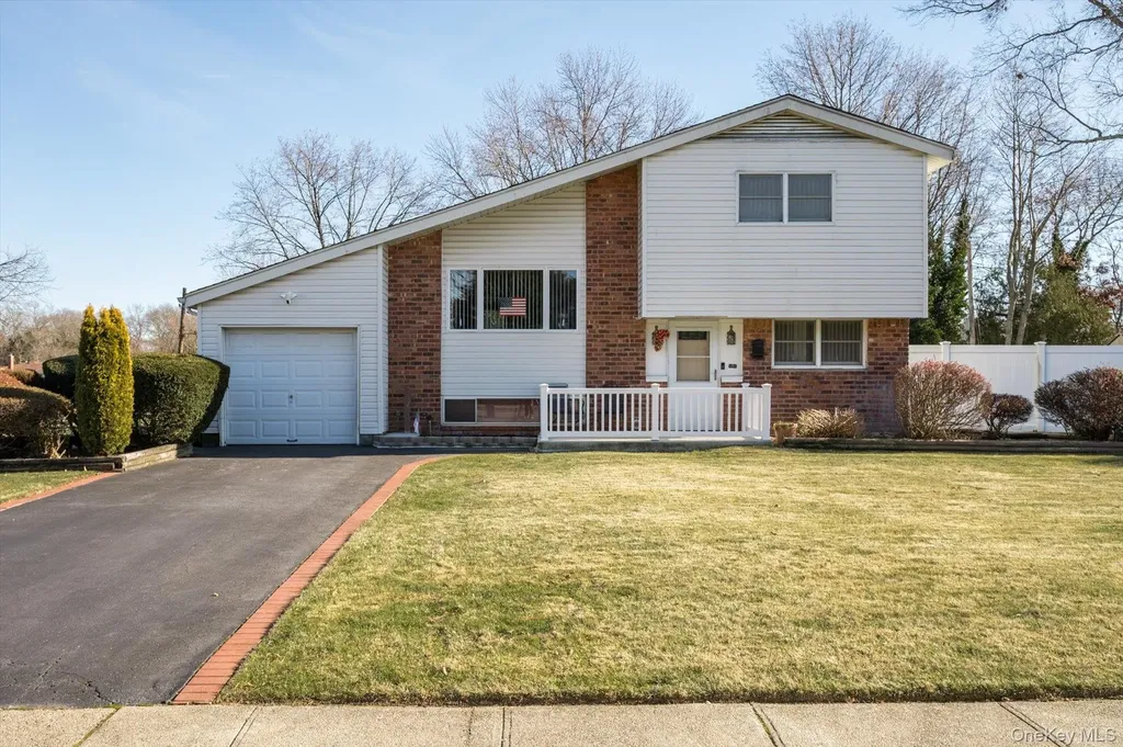1 Shawnee Lane Commack NY 11725