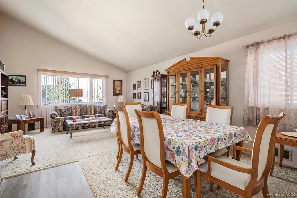 1 Shawnee Lane Commack NY 11725