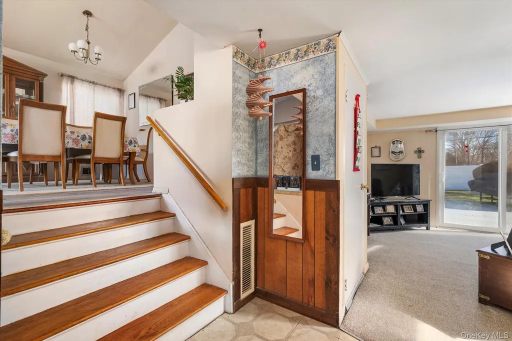1 Shawnee Lane Commack NY 11725