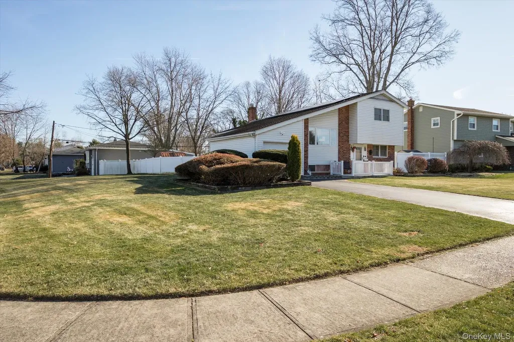 1 Shawnee Lane Commack NY 11725