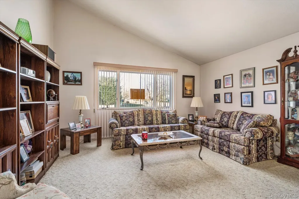 1 Shawnee Lane Commack NY 11725