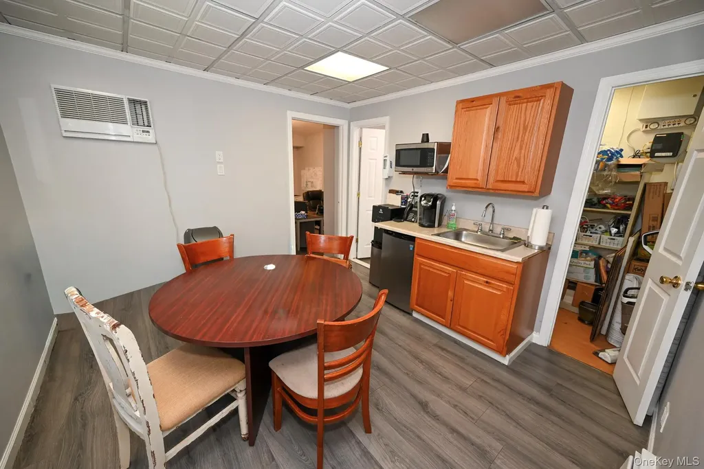 308 Jericho New Hyde Park NY 11040