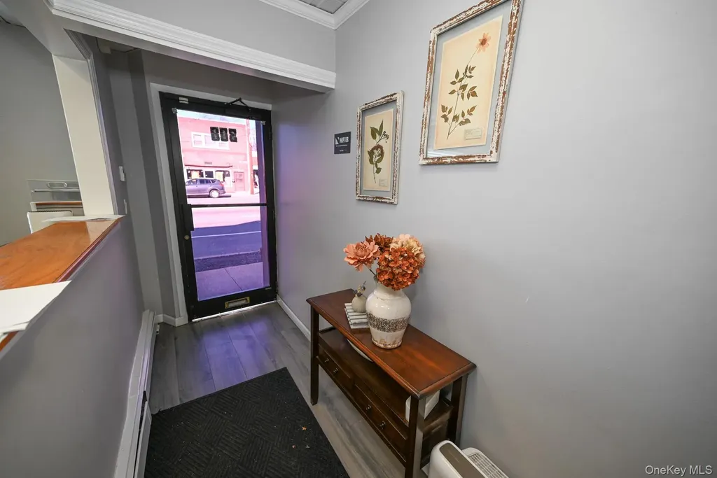 308 Jericho New Hyde Park NY 11040