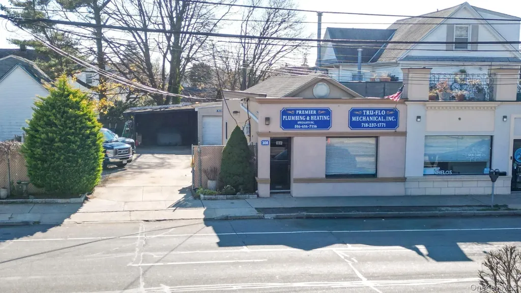 308 Jericho New Hyde Park NY 11040