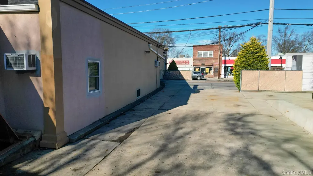308 Jericho New Hyde Park NY 11040