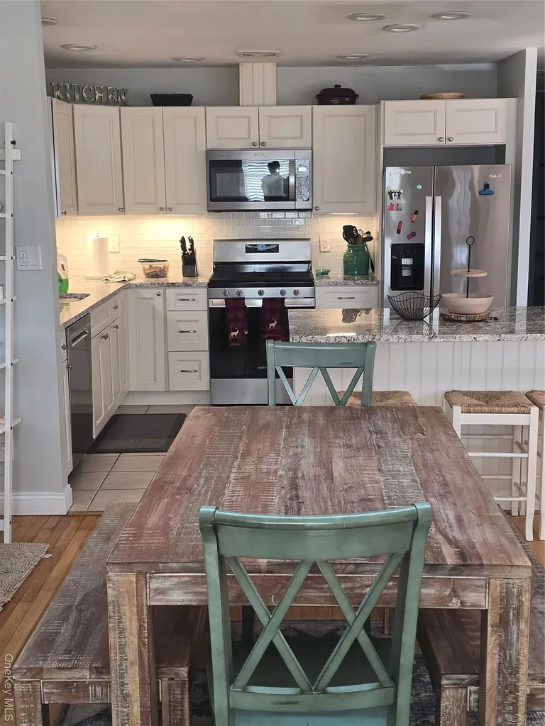 359 E Pine Street Long Beach NY 11561