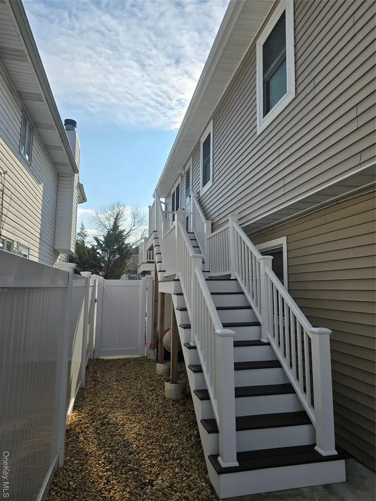 359 E Pine Street Long Beach NY 11561