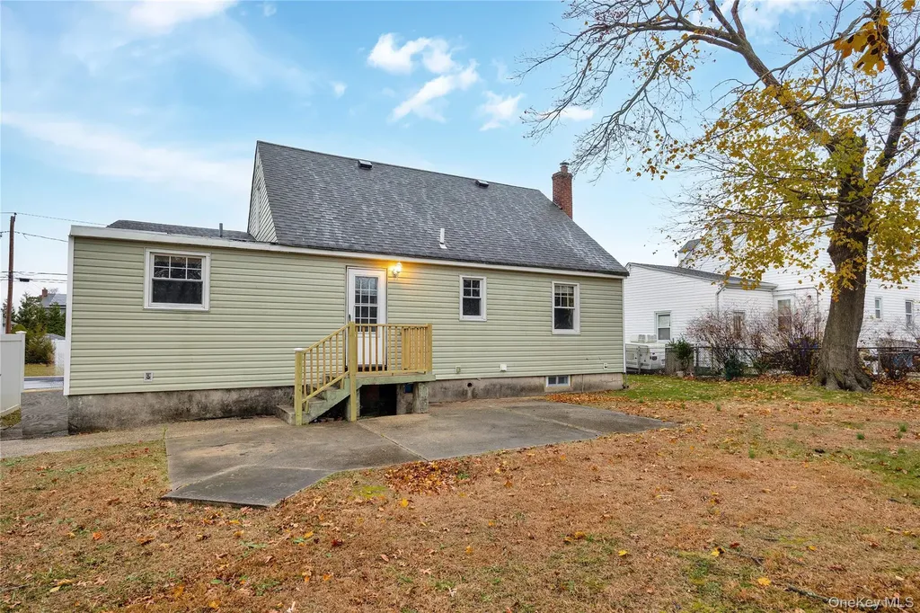 842 Brook Street West Babylon NY 11704