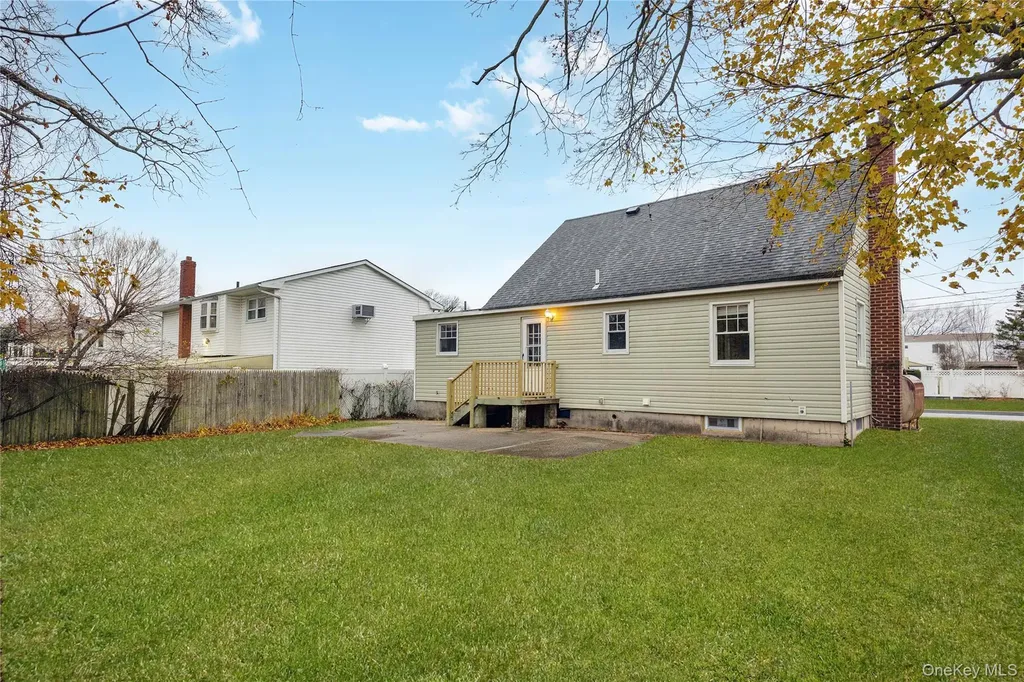 842 Brook Street West Babylon NY 11704