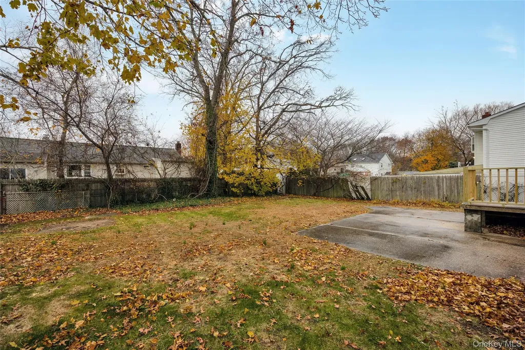 842 Brook Street West Babylon NY 11704