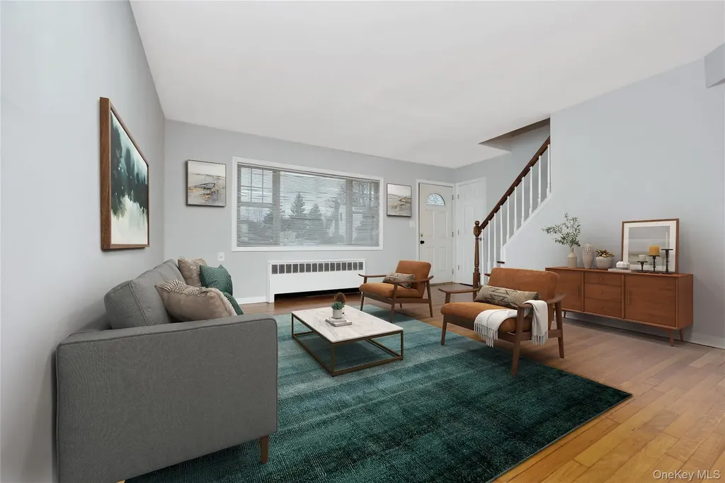 842 Brook Street West Babylon NY 11704